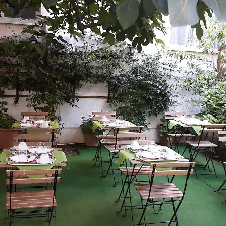 Retro 게스트하우스 4*